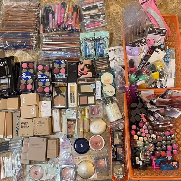 Cosmetic Pallets